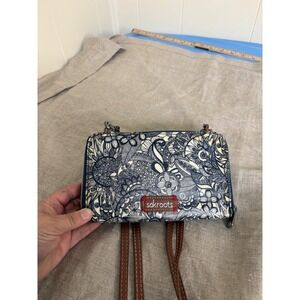Sakroots Navy Blue White Floral Crossbody Wallet Bag Coated Canvas Organizer
